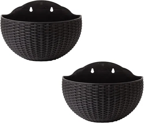 Fioriera sospesa in rattan, cestino semicircolare da parete per fiori, supporto decorativo per giardino, balcone, portico e recinzione, uso interno ed esterno